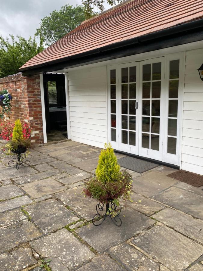 The Garth Guest Suite Studio Cottage Lingfield Exterior foto